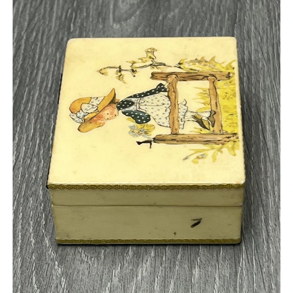 Vintage‎ Style Decorative Trinket Box Hinged Lid Country Girl Holly Hobbie